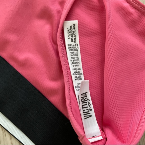 Victoria Secret The Player Racerback Sport Bra - Small - BNWT - Picture 4 of 8